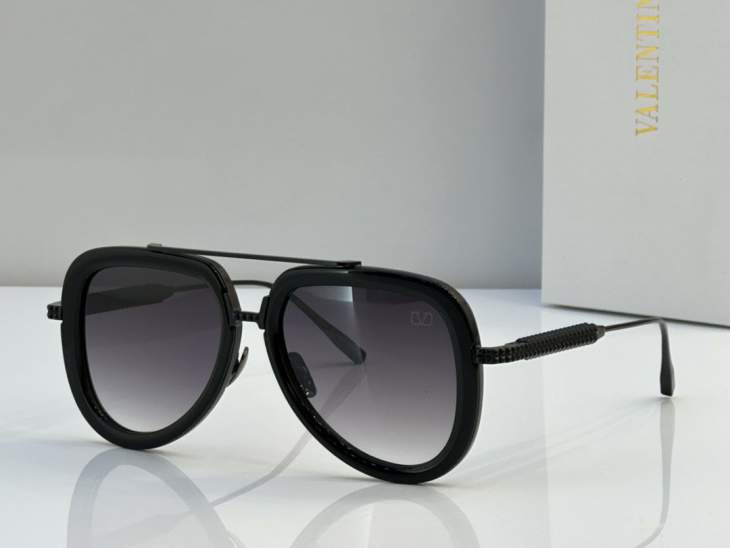 Picture of Valentino Sunglasses _SKUfw65040691fw